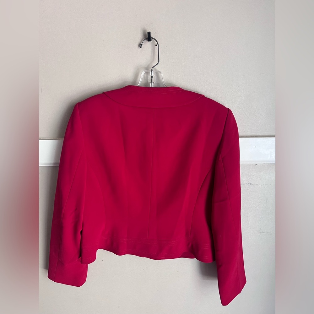 Liz Claiborne Bright Fuchsia Cropped Blazer - Picture 2 of 3